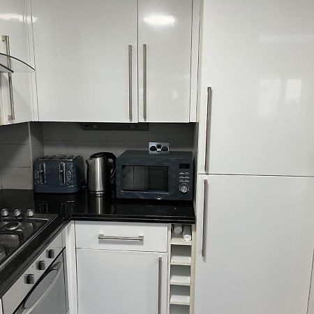 Three Bedroom House In Tooting By Star Apartments Лондон Экстерьер фото