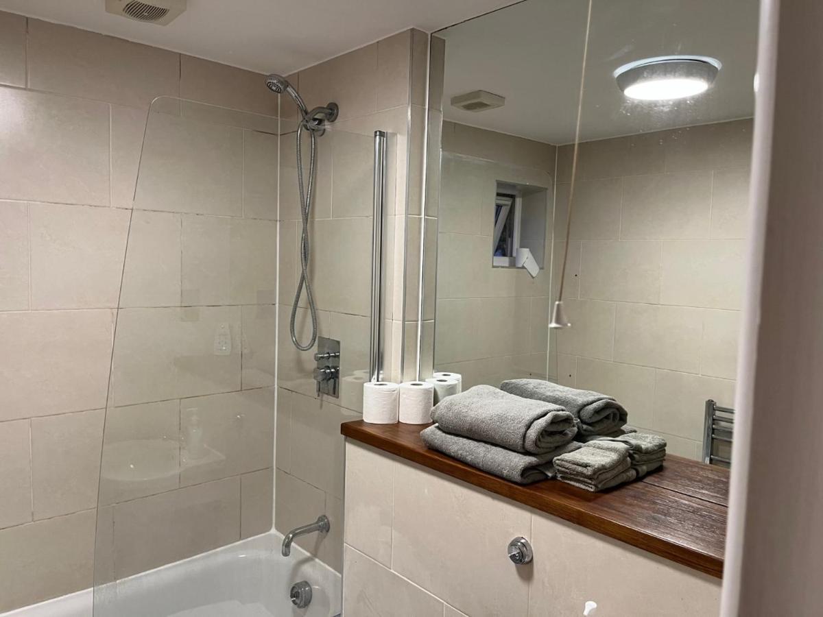 Three Bedroom House In Tooting By Star Apartments Лондон Экстерьер фото